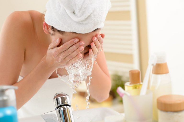 How to Stop a Pimple From Forming Effective Tips For Clear Skin!