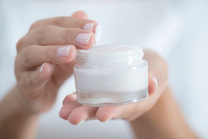 can-i-use-day-cream-at-night-the-difference-between-day-and-night-creams