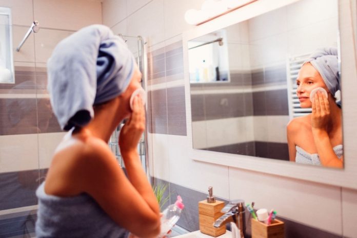 is it okay to put baby oil on your face is it okay to put baby oil on your face